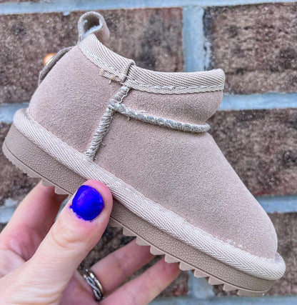 PREORDER: KIDS Faux Fur and Suede Mini Shortie Boots 12.18.23